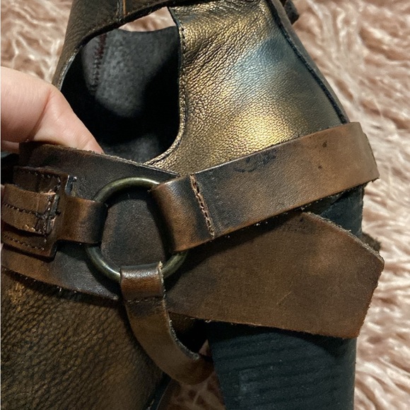 MN boots size 7 from Buckle Brown Free Bird style MSRP $295 EUC - Picture 5 of 9